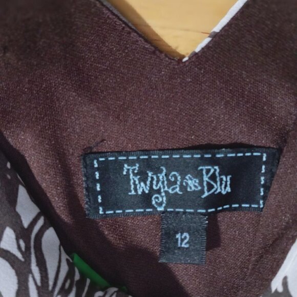 VINTAGE TWYLA BLU BROWN AND WHITE FLORAL SHEER LINED SLEEVELESS DRESS.  SIZE 12 - Picture 6 of 6